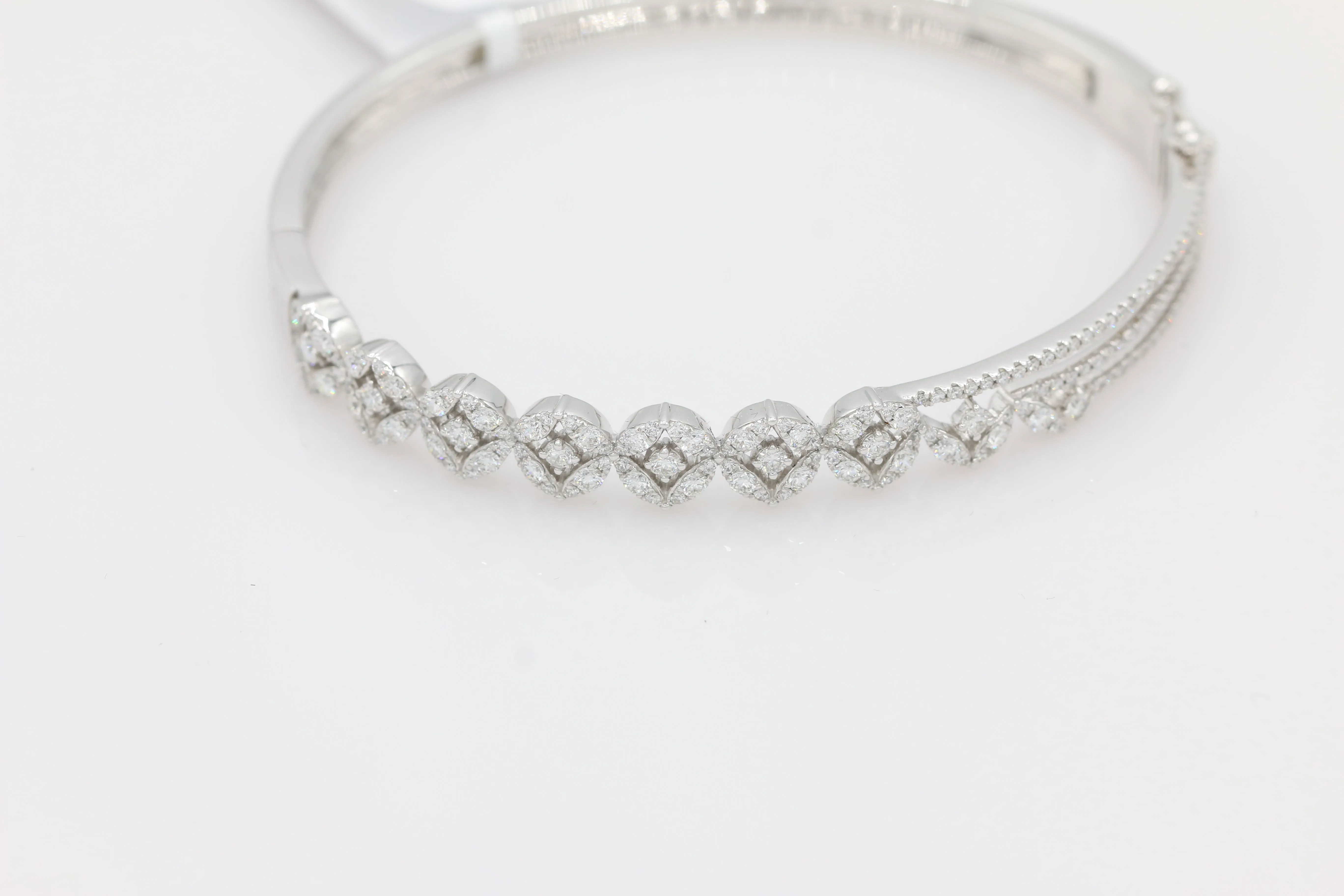 Assymetrical Diamond Bracelet in 14KT White Gold ( 1.71ct tw dia )