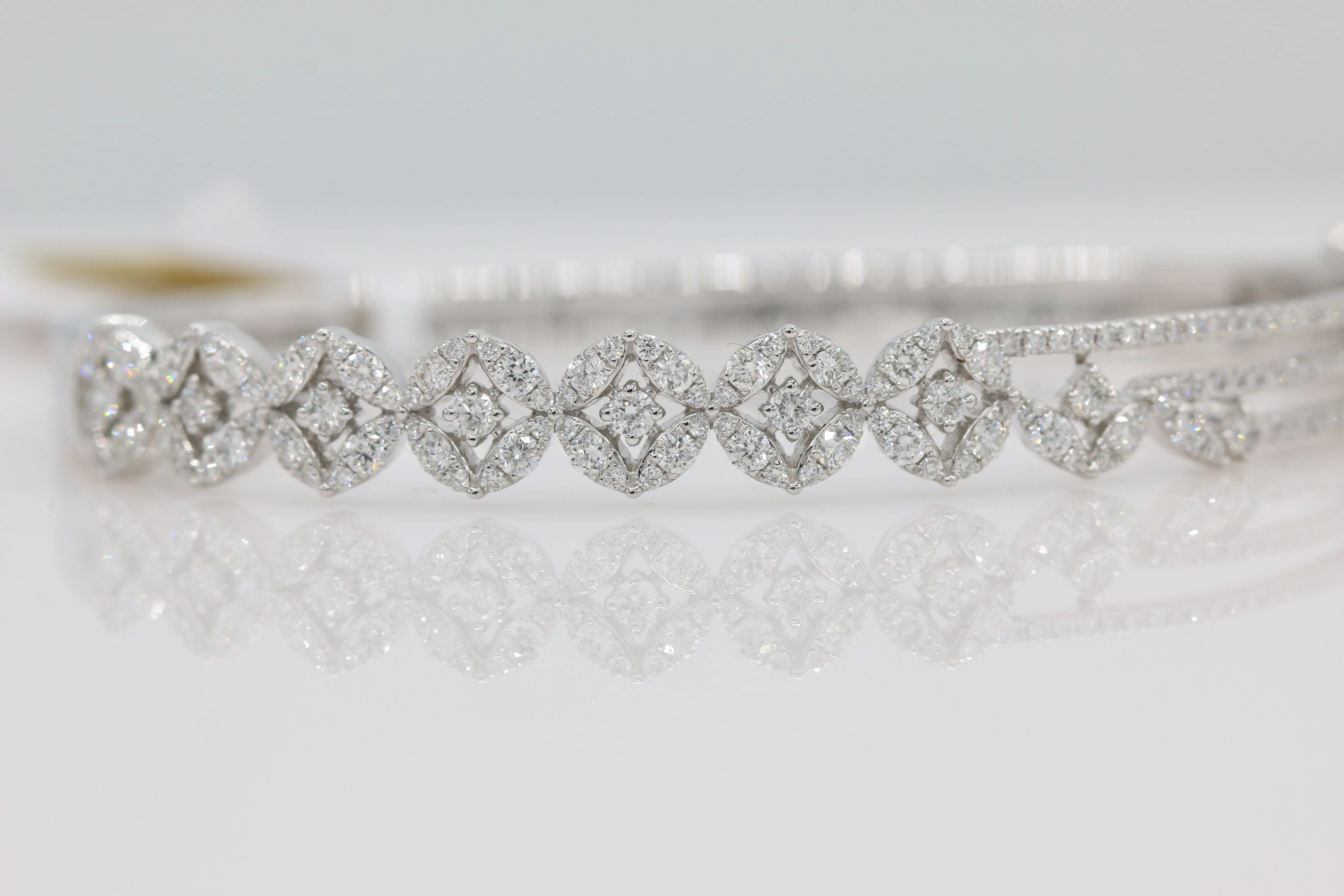 Assymetrical Diamond Bracelet in 14KT White Gold ( 1.71ct tw dia )