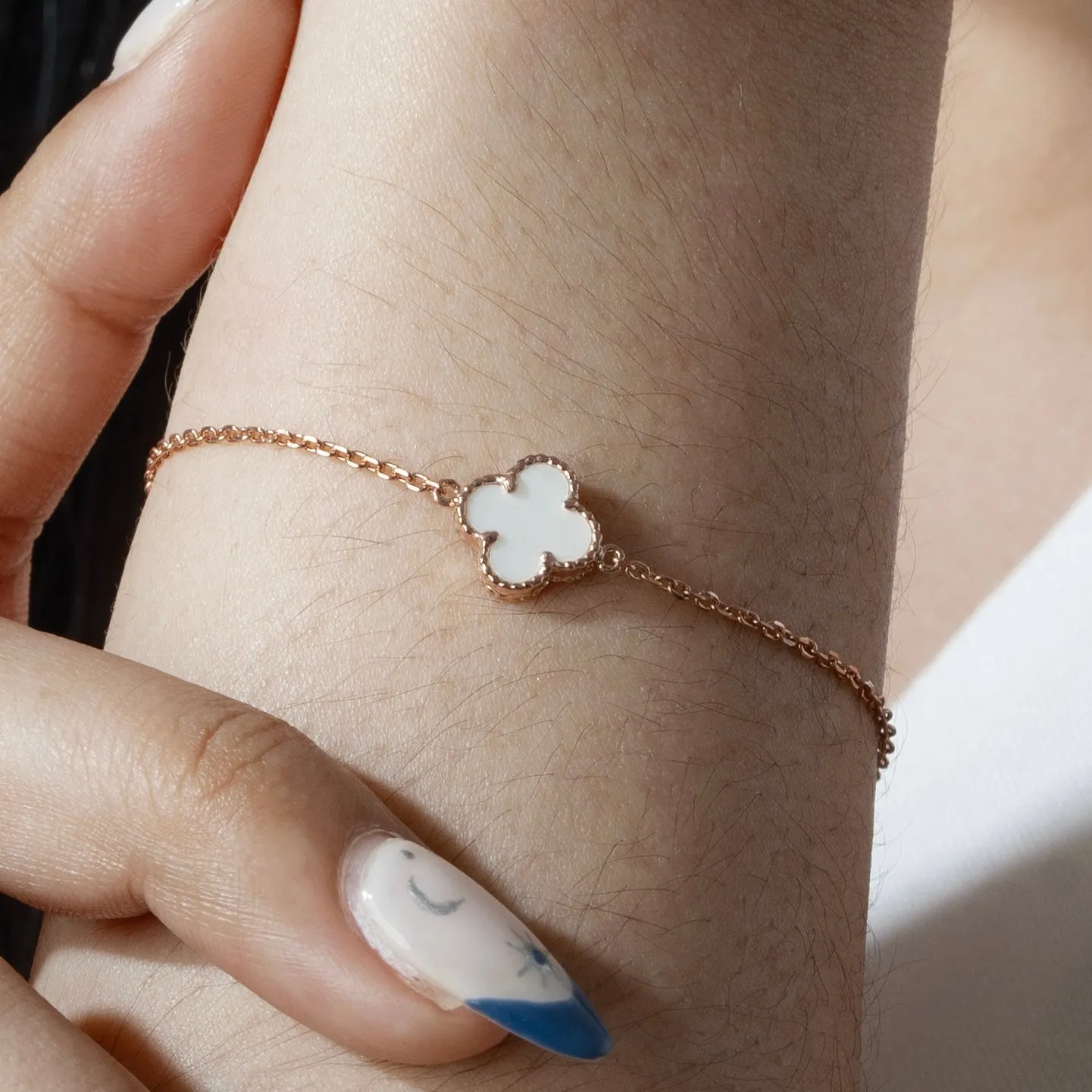 Eloise Single White Clover Bracelet