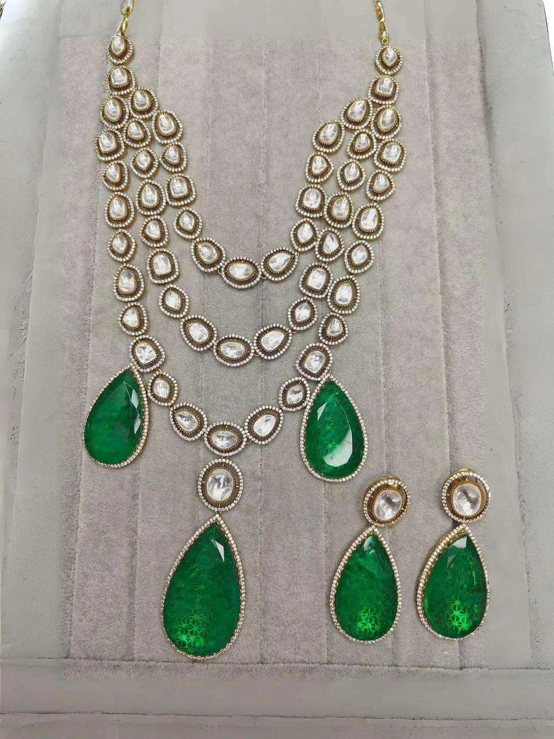 Emerald Green Uncut Polki Necklace Set