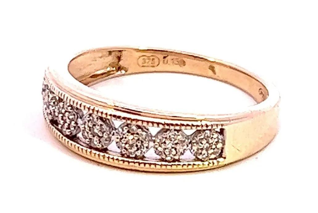 Exquisite Dual-Tone Gold and Diamond Ring - Pre-Loved Elegance TDW 0.15ct