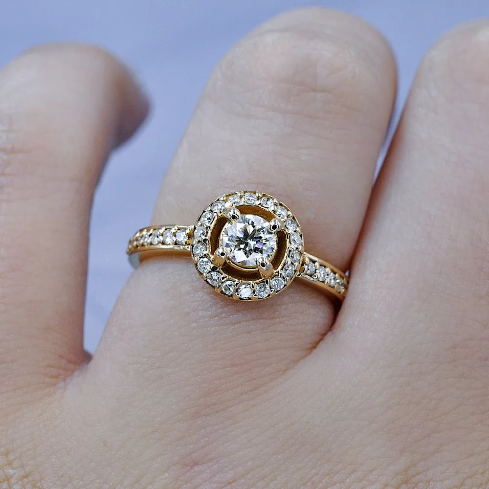 Fabulous 0.70 CT Round Cut Diamond Engagement Ring in 14KT Yellow Gold