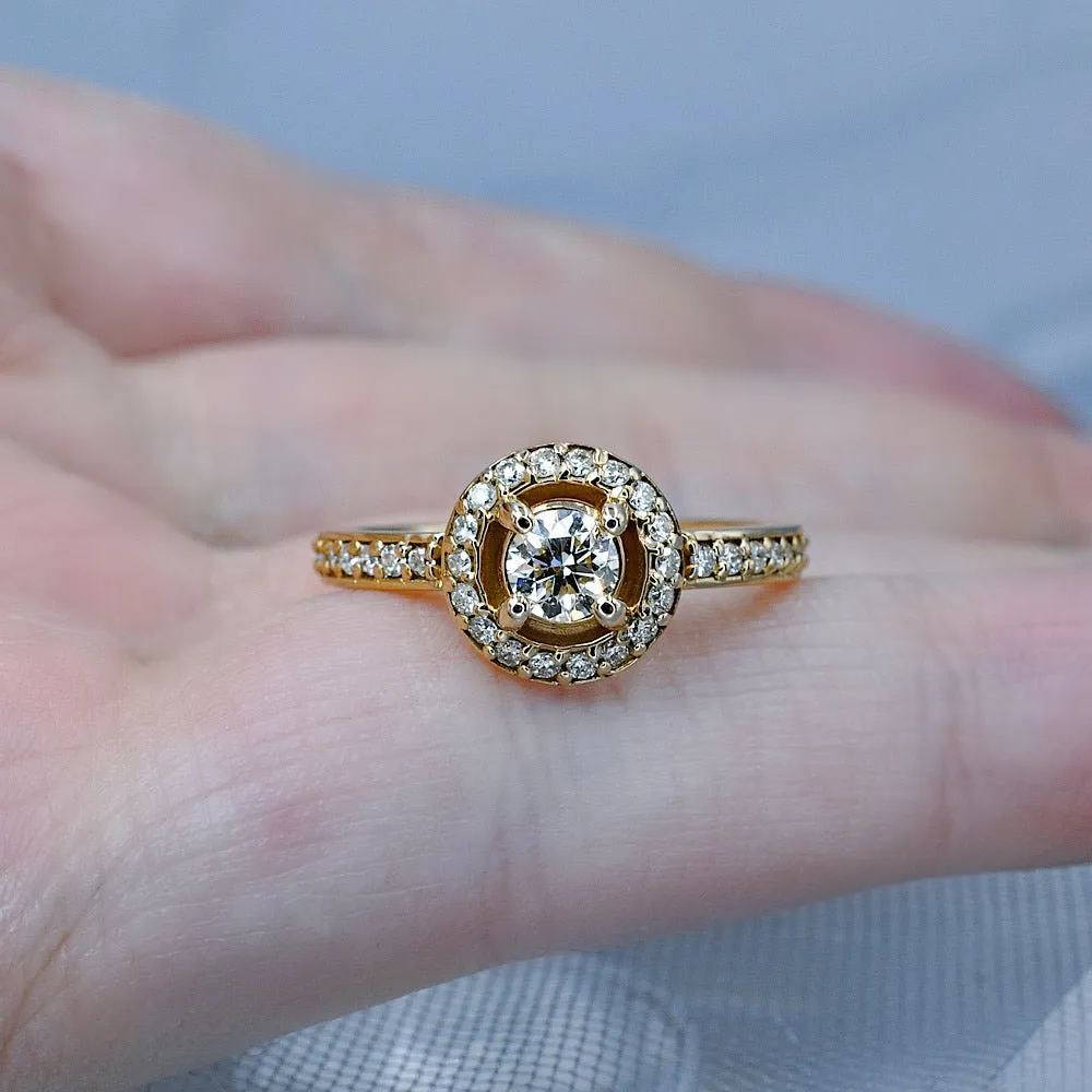 Fabulous 0.70 CT Round Cut Diamond Engagement Ring in 14KT Yellow Gold