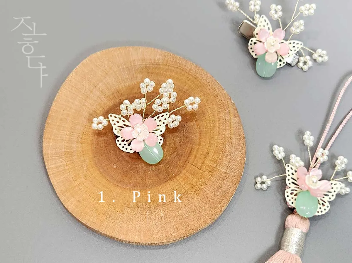 Flower on Butterfly Brooch (2 Colors)