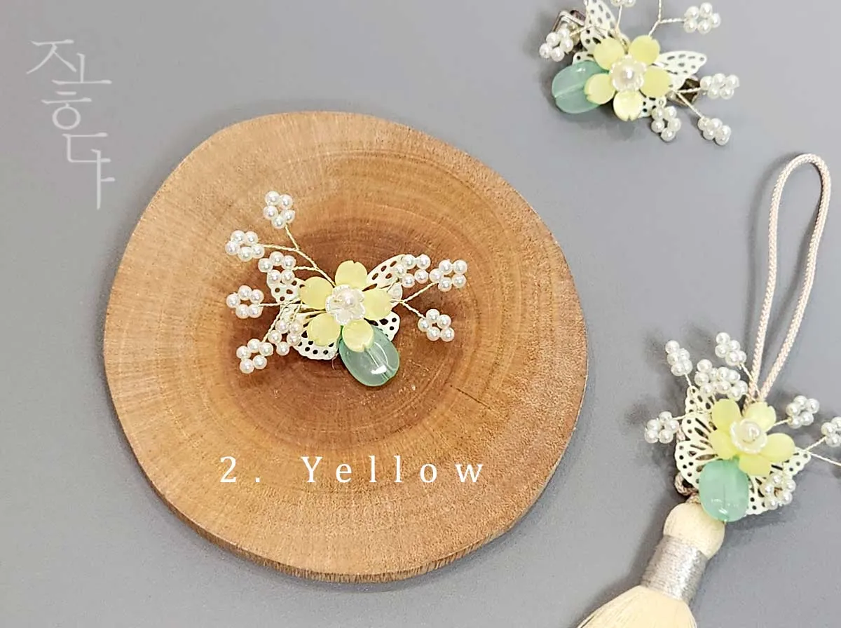 Flower on Butterfly Brooch (2 Colors)