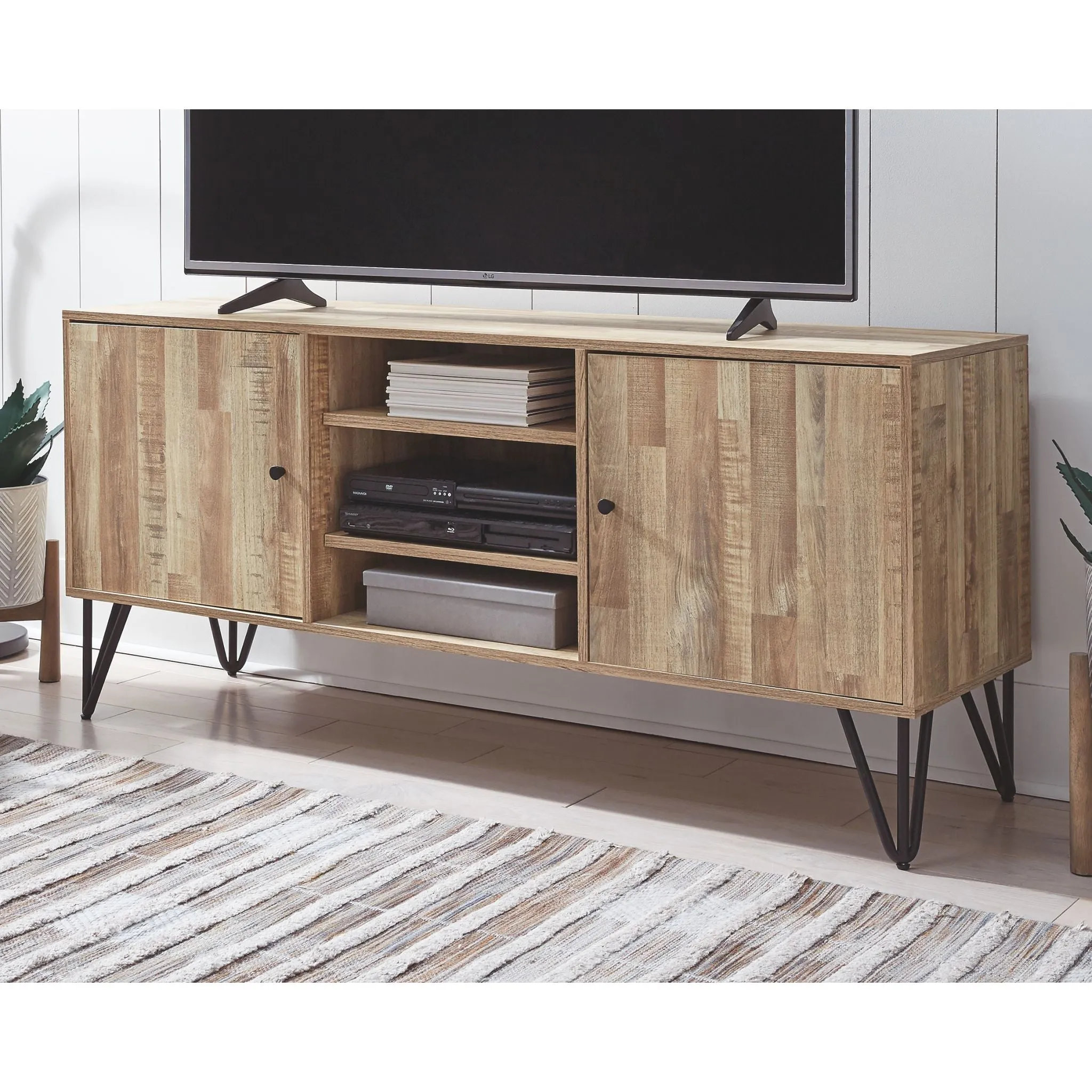 Gerdanet TV Stand