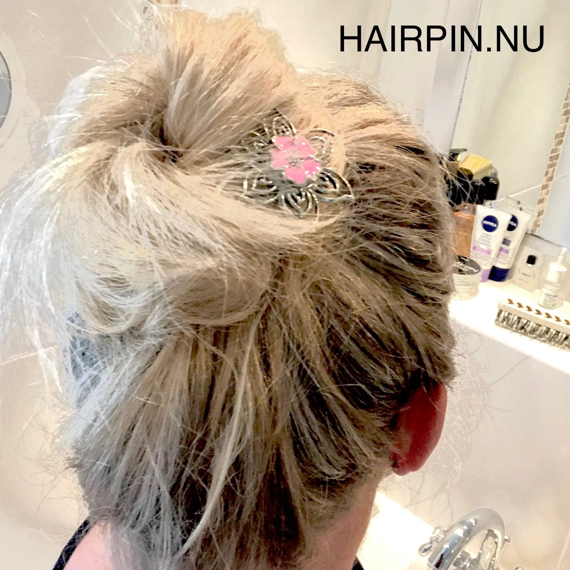 Hairpin Flower incl. 3 gratis buttons naar keuze