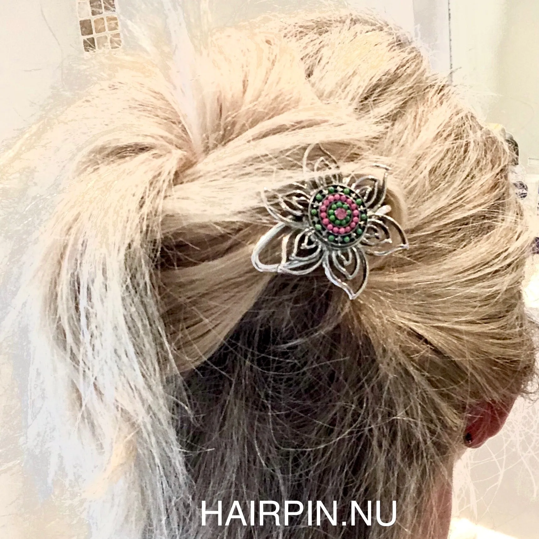 Hairpin Flower incl. 3 gratis buttons naar keuze