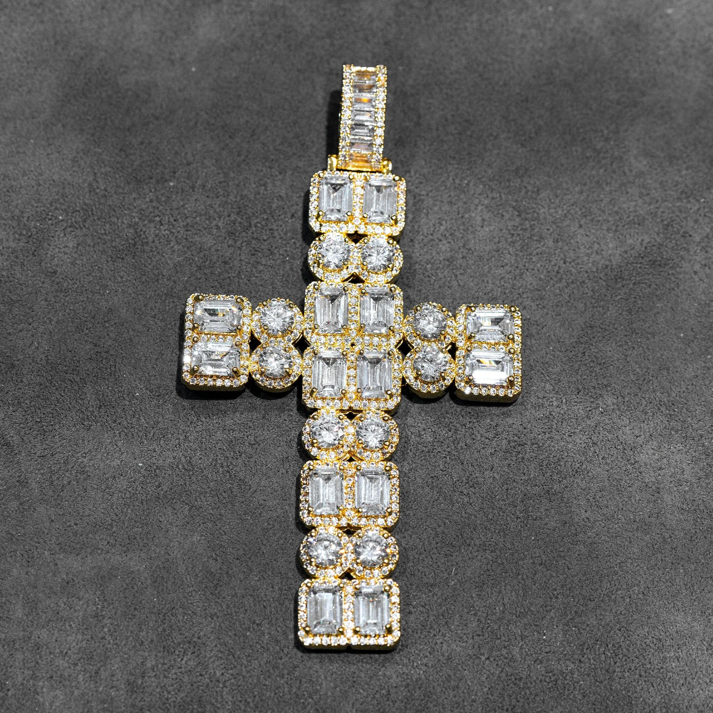 Mens Gold Emerald Cluster Cross Necklace | Appx. 38 Grams