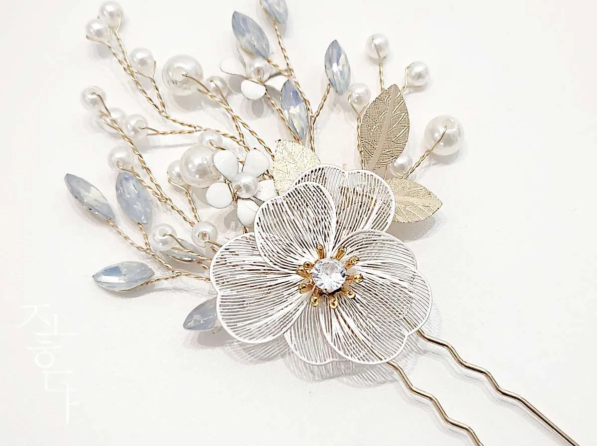 Metal Flower with Blue Gem Hairpin (2 Colors)