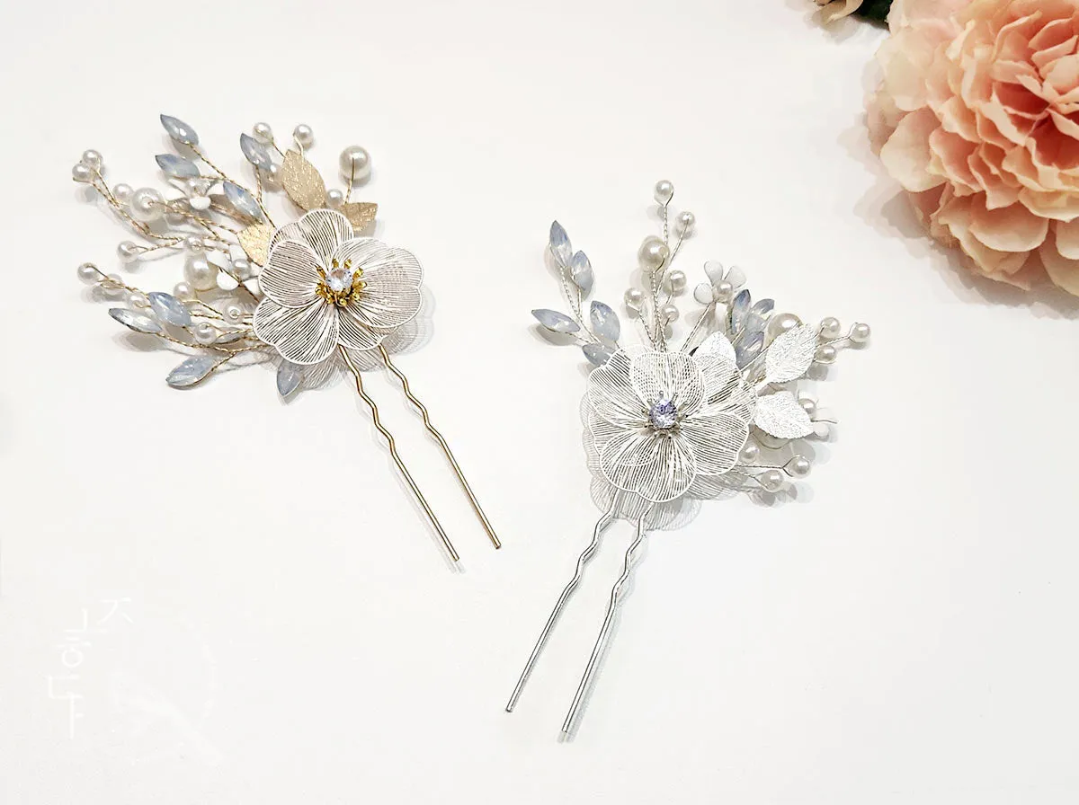 Metal Flower with Blue Gem Hairpin (2 Colors)