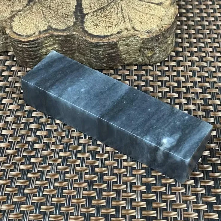 Natural Hetian Jade Rough Nephrite Raw (111g,9.1X2.5X1.7cm)