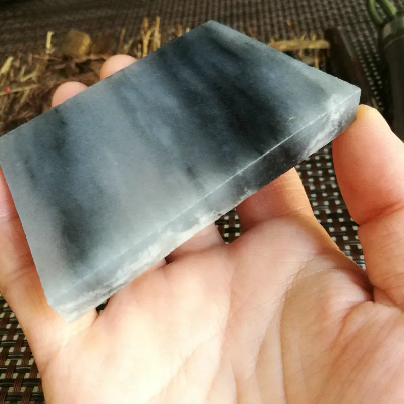 Natural Hetian Jade Rough Nephrite Raw (114g, 7X5.5X1cm)