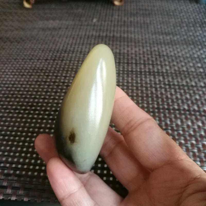 Natural Hetian Jade Rough Nephrite Raw (126g, 6.8X4X2.7cm)