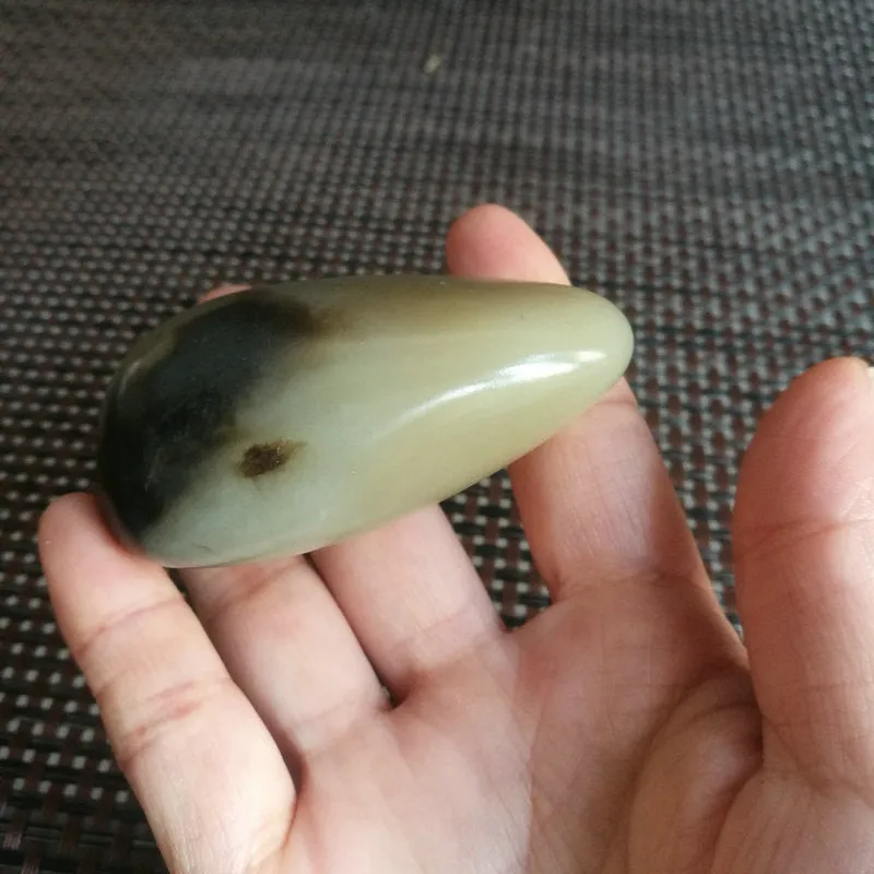 Natural Hetian Jade Rough Nephrite Raw (126g, 6.8X4X2.7cm)