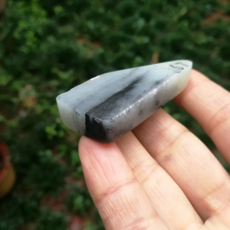 Natural Hetian Jade Rough Nephrite Raw (29g, 4.9X2.2X1cm)