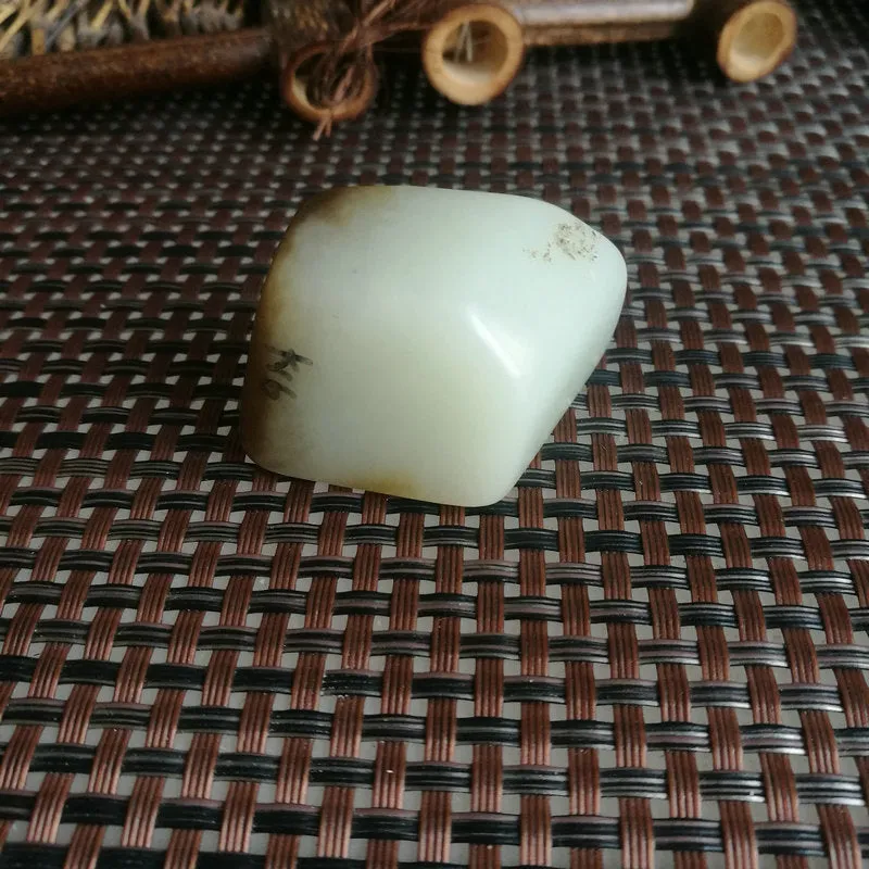 Natural Hetian Jade Rough Nephrite Raw (53g, 3.7X2.7X2.4cm)