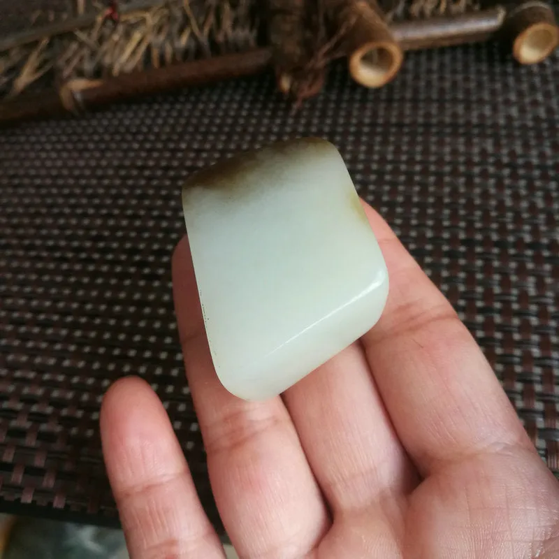 Natural Hetian Jade Rough Nephrite Raw (53g,3.7X2.7X2.4cm)