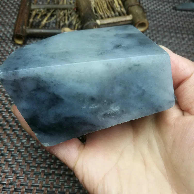 Natural Hetian Jade Rough Nephrite Raw (590g, 8X7.5X4.3cm)