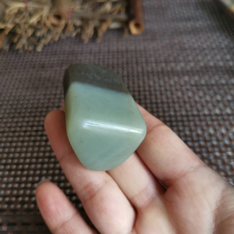 Natural Hetian Jade Rough Nephrite Raw (66g, 4.8X3X1.9cm)