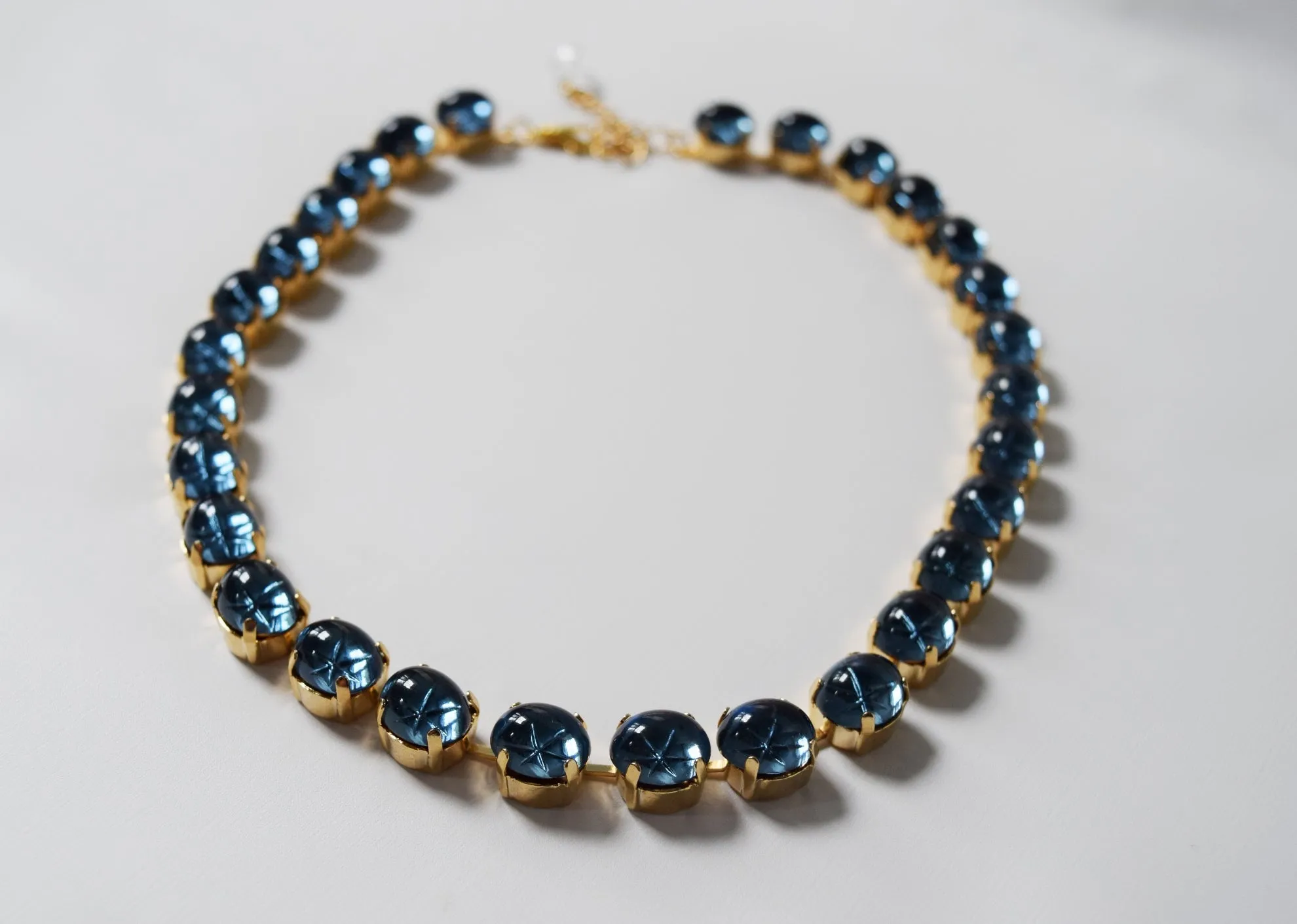 Navy Swarovski Crystal Mirror Back Rivere - Small Oval Necklace