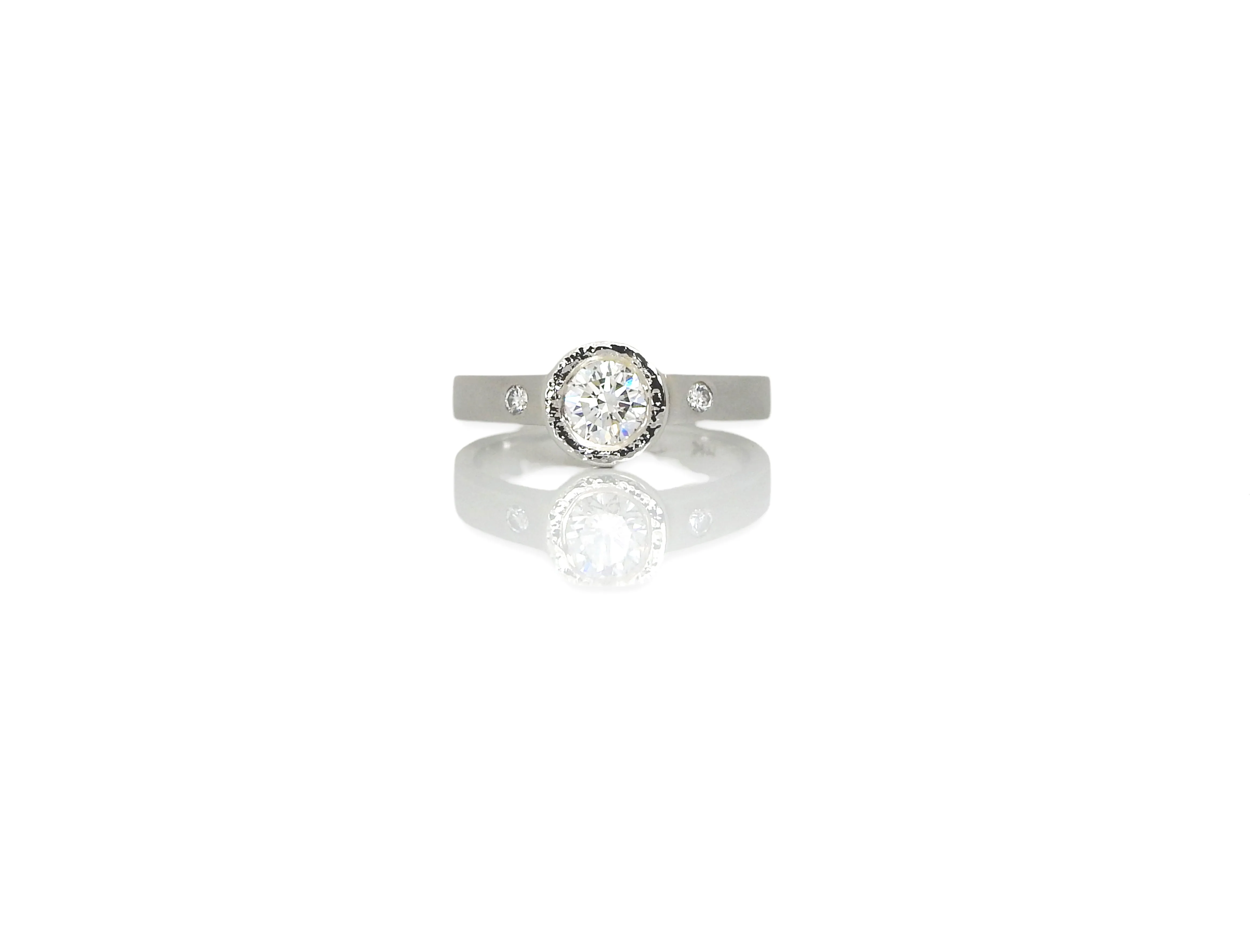 Planish bezel with side stones