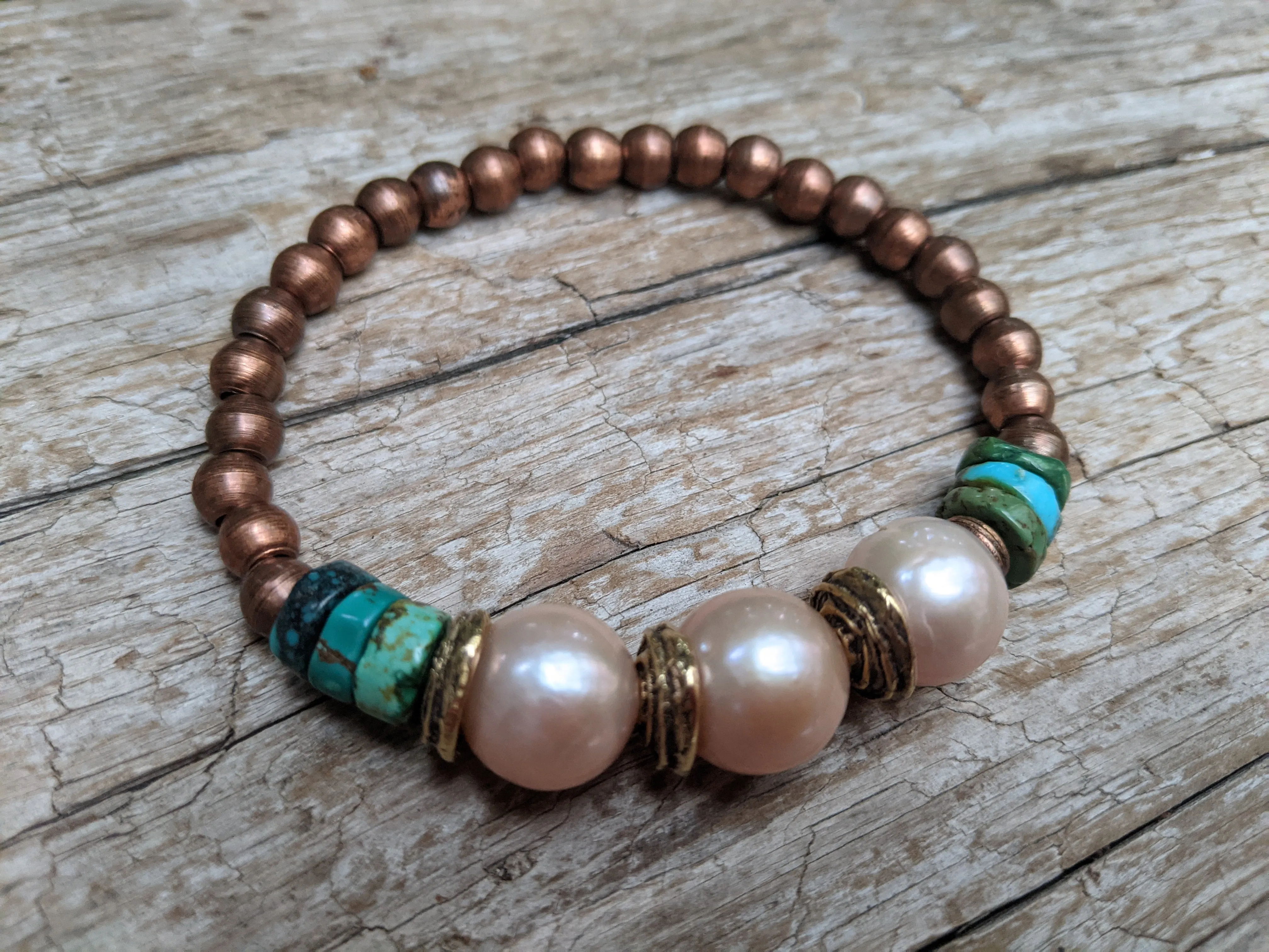 Turquoise & Three Pink Pearls Elastic Bracelet