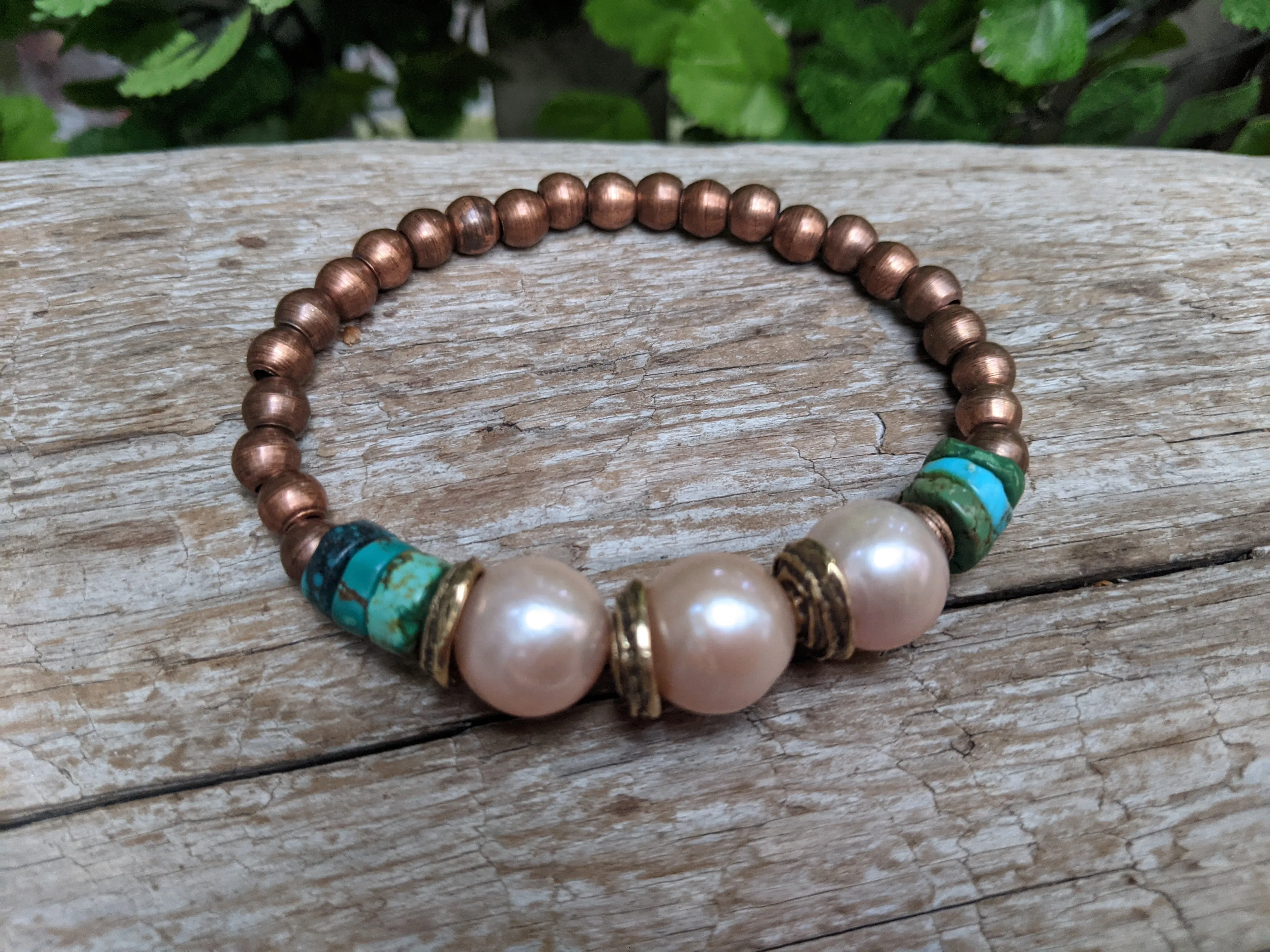 Turquoise & Three Pink Pearls Elastic Bracelet